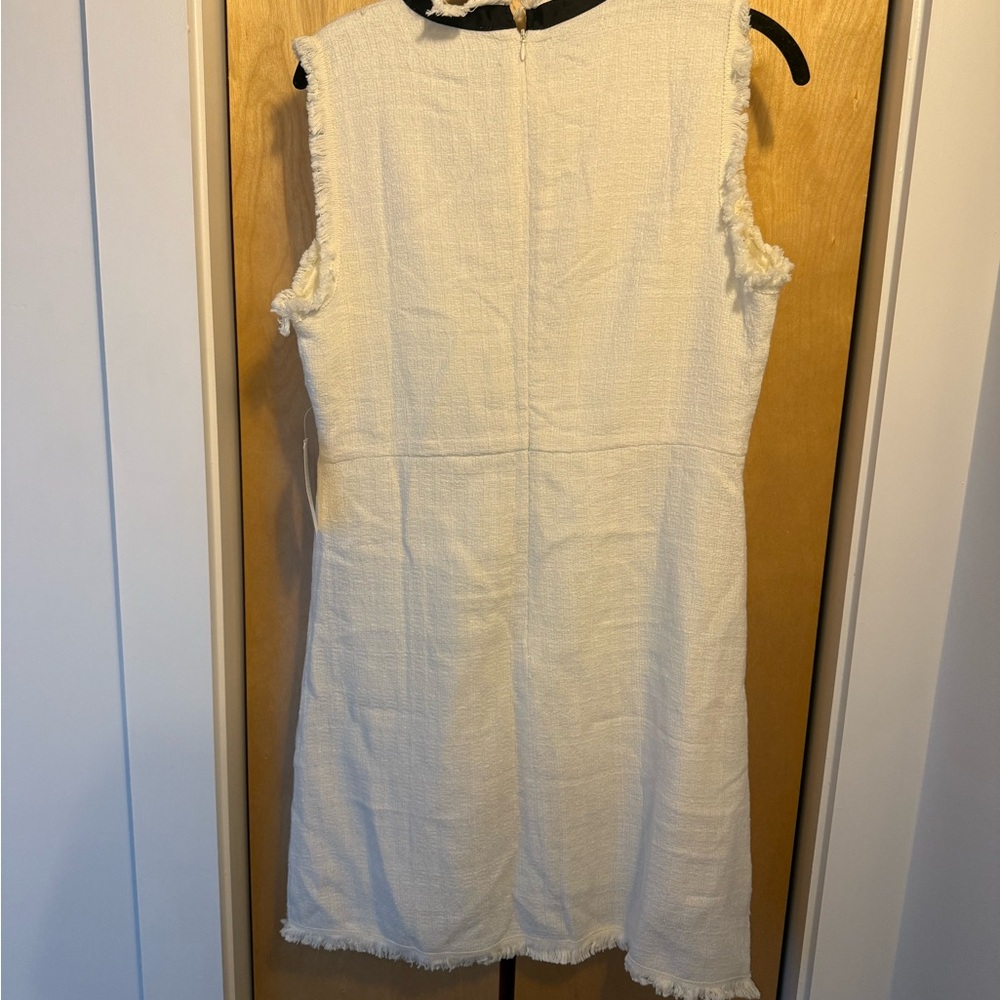 NWT White Sleeveless Dress with Black Bow - Picture 2 of 4